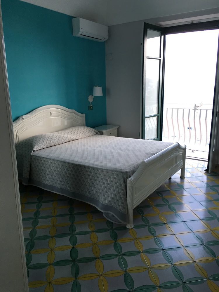 Amalfi Apartments Design Centro Storico Экстерьер фото