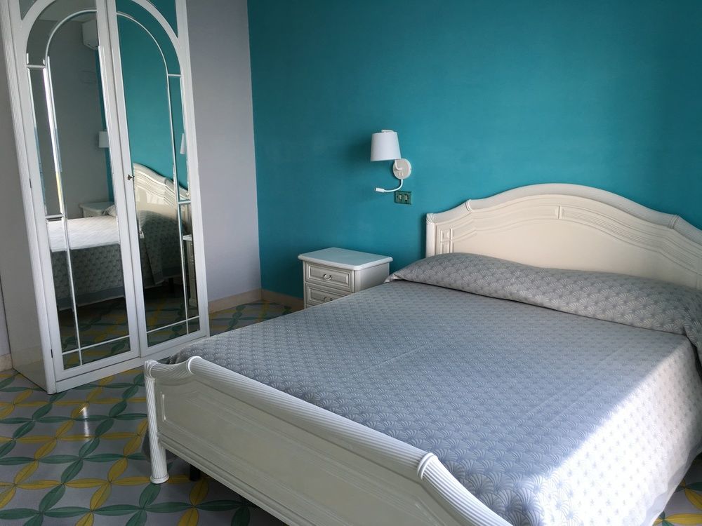 Amalfi Apartments Design Centro Storico Экстерьер фото