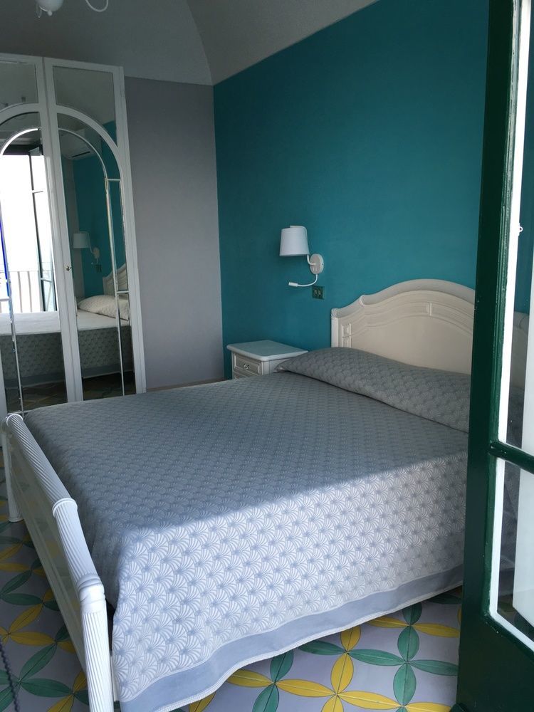 Amalfi Apartments Design Centro Storico Экстерьер фото
