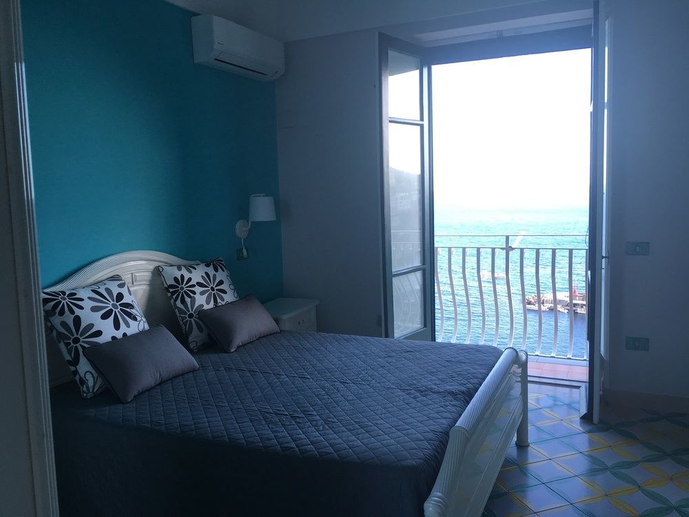 Amalfi Apartments Design Centro Storico Экстерьер фото